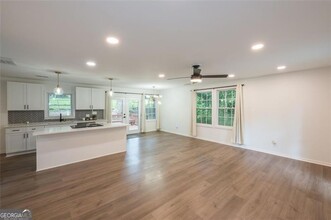 83 Lucia Dr SE in Smyrna, GA - Building Photo - Building Photo