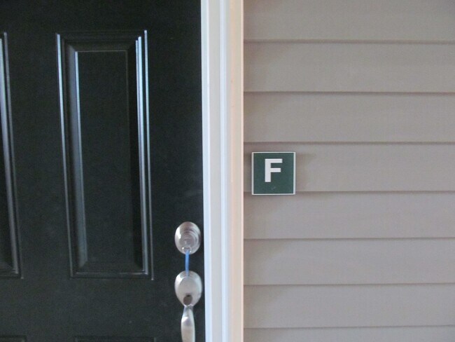 2606 Pennoak Way in Greensboro, NC - Building Photo - Building Photo