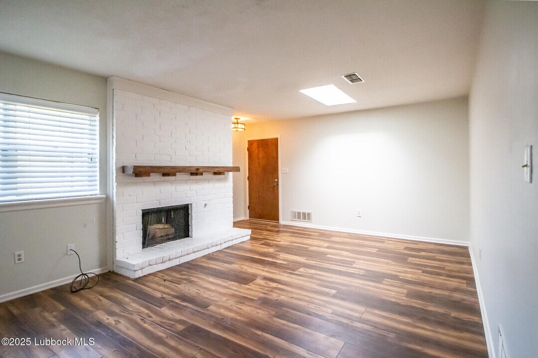 4814 10th St in Lubbock, TX - Building Photo
