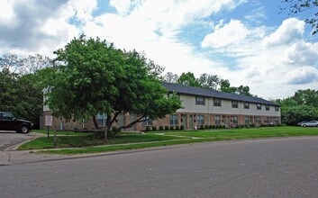 Westerfield Townhomes in Dayton, OH - Building Photo - Building Photo