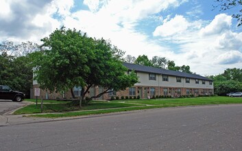 Westerfield Townhomes in Dayton, OH - Building Photo - Building Photo