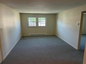 2 Grand Ave in Nashua, NH - Building Photo - Building Photo