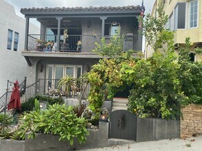 221 24th St in Manhattan Beach, CA - Foto de edificio - Building Photo