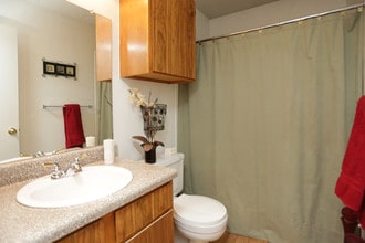 Cedar Glen in Dallas, TX - Building Photo - Interior Photo