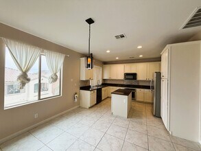 11833 Arenoso Dr in Las Vegas, NV - Building Photo - Building Photo