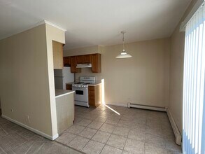 1120 Copperfield Ln in Schaumburg, IL - Building Photo - Building Photo