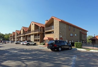 Santa Fe Apartments in Dallas, TX - Building Photo - Building Photo