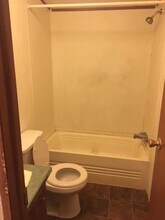 1005 N Main St in Ada, OK - Building Photo - Building Photo