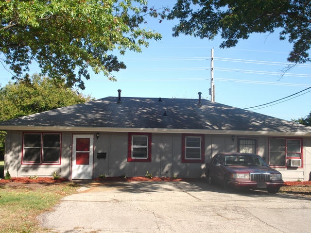 131 N Cedar St in Gardner, KS - Building Photo