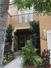 3129 Santa Margarita Rd in West Palm Beach, FL - Foto de edificio - Building Photo