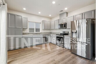 3867 Roseparke Way in Sacramento, CA - Building Photo - Building Photo