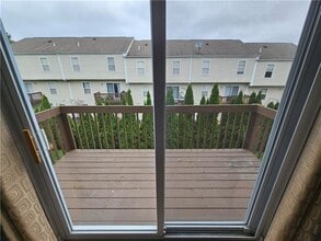 518 Ten Point Ln in Cranberry Township, PA - Building Photo - Building Photo