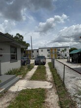 740 NW 100th St in Miami, FL - Building Photo - Building Photo