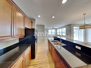 1337 S Duquesne Ct in Aurora, CO - Building Photo - Building Photo