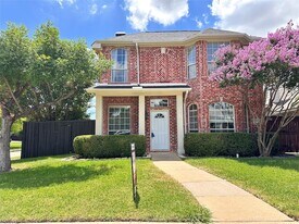 7901 Whispering Tree Ln in Plano, TX - Building Photo