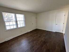 5401 Bellmeadows Rd in Richmond, VA - Building Photo - Building Photo