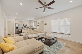 16374 County Rd 4100 in Lindale, TX - Foto de edificio - Building Photo