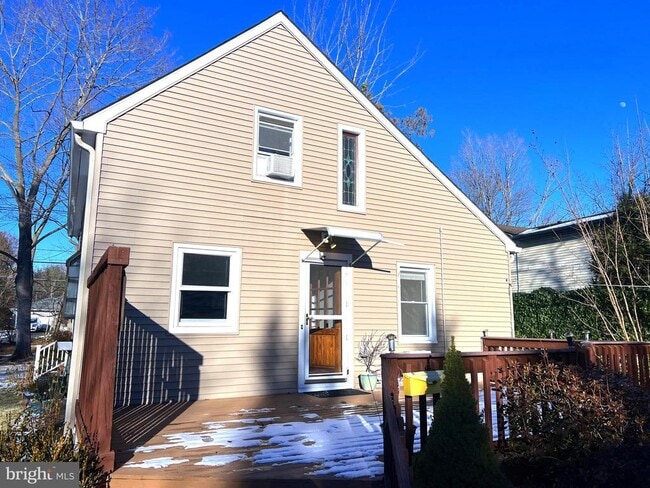 property at 11 Plainsboro Rd