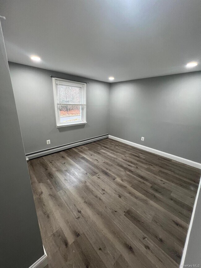 15 Beach Ave in Port Jefferson Station, NY - Building Photo - Building Photo