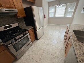 13 Amherst Ct in fieldsboro, NJ - Building Photo - Building Photo