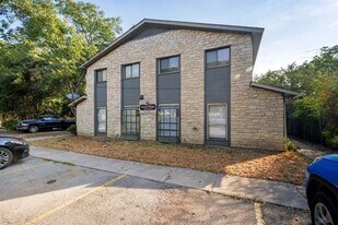 200 Concho St in Lockhart, TX - Building Photo