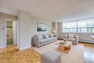 Royale Towers in Toronto, ON - Building Photo - Building Photo