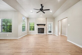 230 Old Oaks in Kerrville, TX - Building Photo - Building Photo