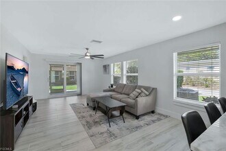 2710 Arbutus St in Naples, FL - Building Photo - Building Photo