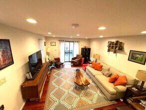 119 Beaconsfield Rd in Brookline, MA - Building Photo - Building Photo