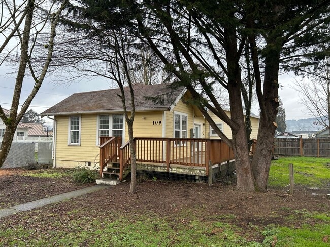 property at 109 SW Jefferson St