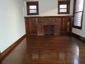 6245 S Sacramento Ave, Unit 1 in Chicago, IL - Building Photo - Building Photo
