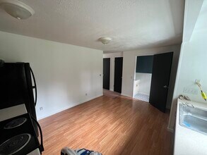 2881 Kittering Rd, Unit 2 in Macedon, NY - Foto de edificio - Building Photo