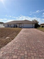 4620 SW 13th Ave in Cape Coral, FL - Building Photo