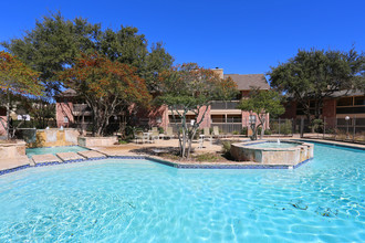 Brandon Oaks Apartment Homes in San Antonio, TX - Building Photo - Building Photo