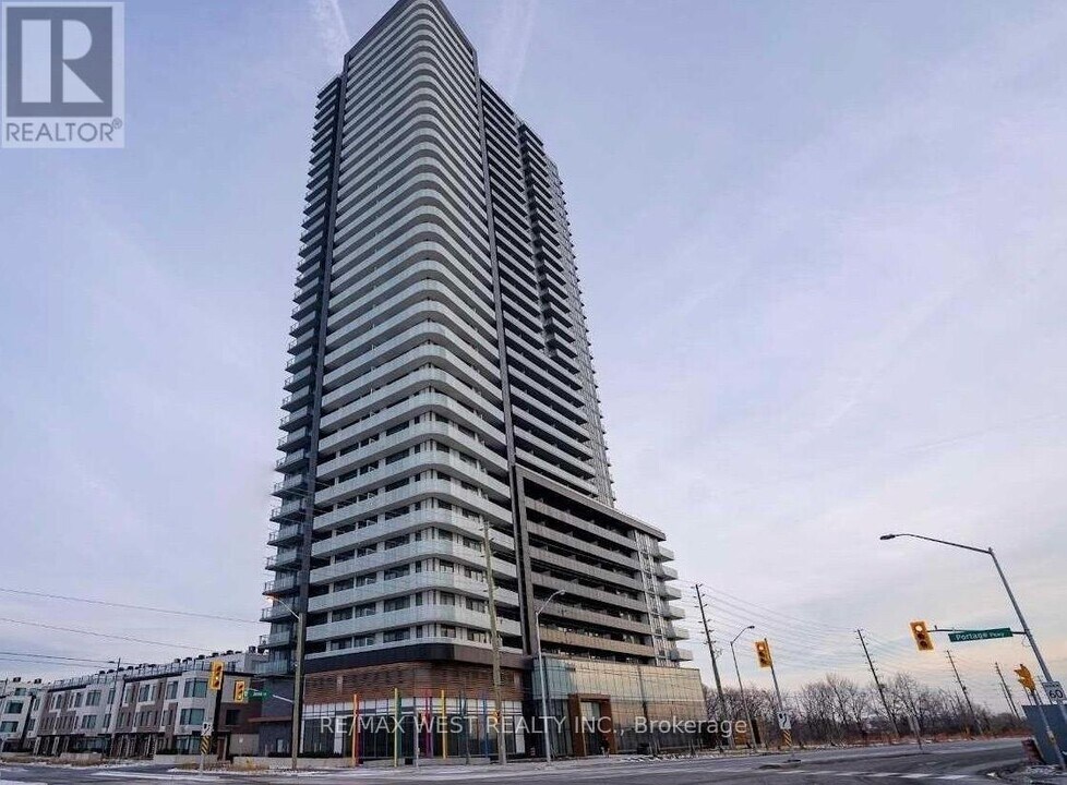 7895 Jane St in Vaughan, ON - Building Photo