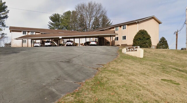 property at 724 Liberty Bell Blvd