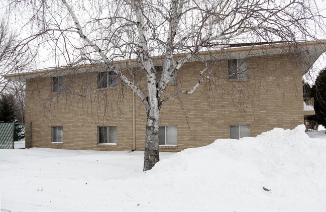3219 3rd St N in St. Cloud, MN - Foto de edificio - Building Photo