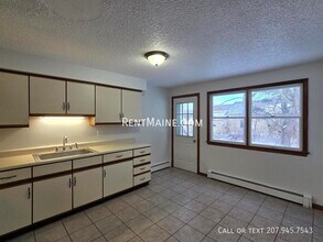 2 Hartley St in Lewiston, ME - Building Photo - Building Photo