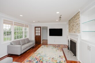 2177 Chain Bridge Rd in Vienna, VA - Building Photo - Building Photo