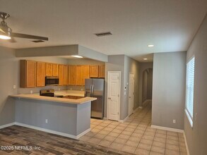 5851 Parkstone Crossing Dr in Jacksonville, FL - Building Photo - Building Photo