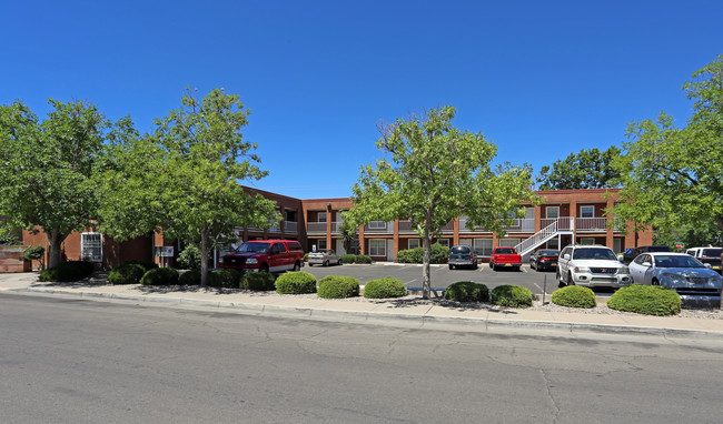 Hacienda Norte Apartments in Albuquerque, NM - Building Photo - Building Photo