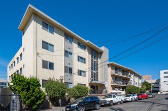 Telegraph Hill in Oakland, CA - Foto de edificio - Building Photo