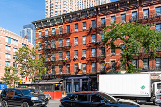 714 Ninth Ave in New York, NY - Foto de edificio - Building Photo