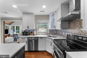 7020 Venus Ct in Haymarket, VA - Building Photo - Building Photo