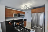 253 NE 2nd St, Unit 903 in Miami, FL - Building Photo - Building Photo