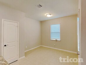 8888 Oval Glass St in Conroe, TX - Foto de edificio - Building Photo