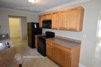 427 SW 65th Ave in Margate, FL - Building Photo - Building Photo