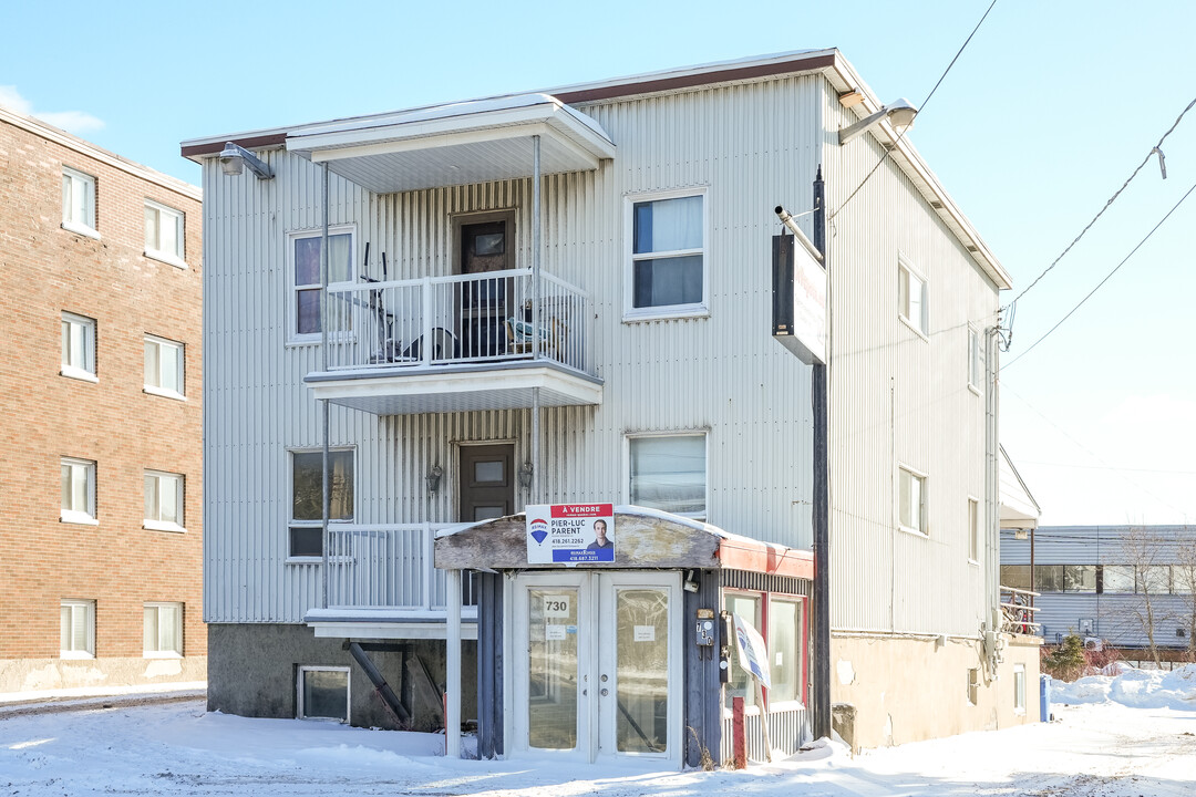 734 De Nemours Rue in Québec, QC - Building Photo