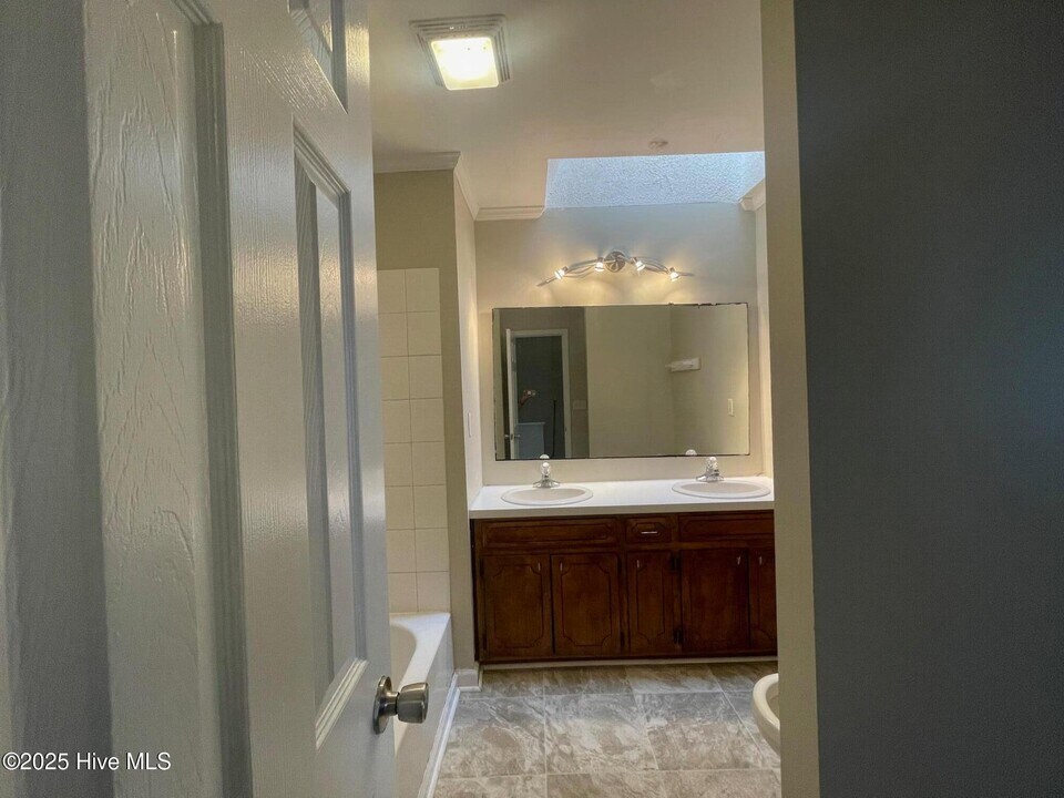 1109 Grovemont Dr in Greenville, NC - Building Photo