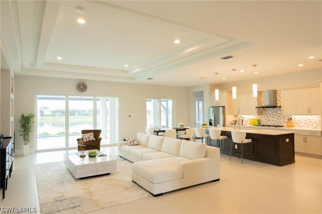 14319 Laguna Spgs Ln in Naples, FL - Building Photo